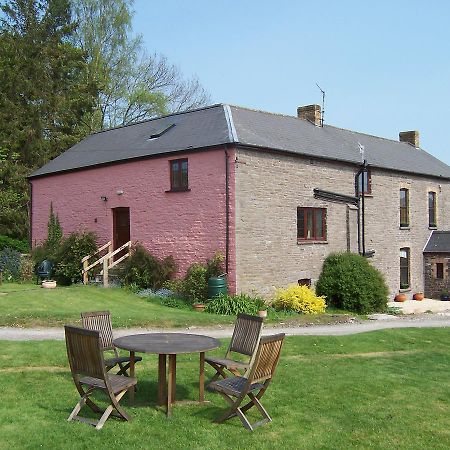 Bed and Breakfast Brynderwen Llangorse Экстерьер фото