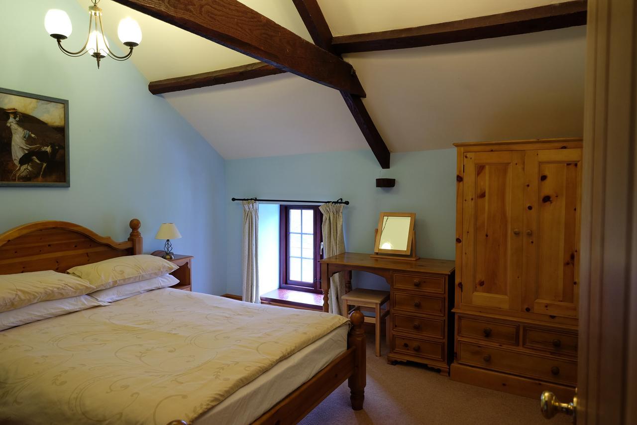 Bed and Breakfast Brynderwen Llangorse Экстерьер фото
